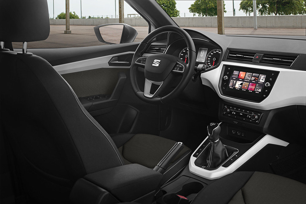 SEAT Arona 104L.jpg