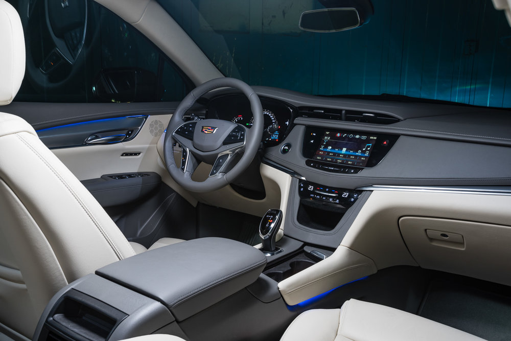 קאדילק-XT5-2017-14.jpg