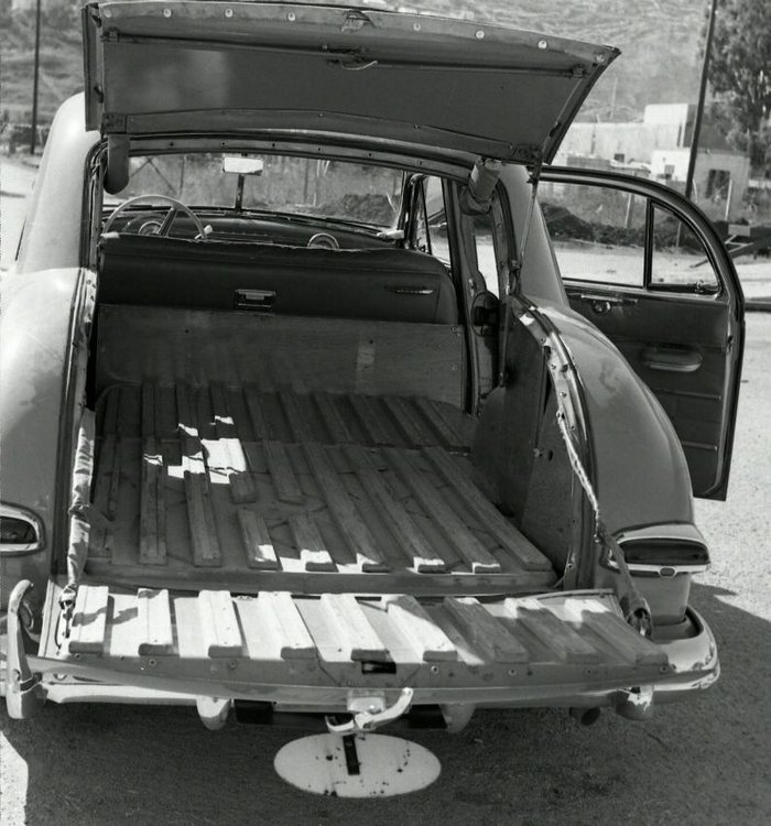 Kaiser Special Traveler US 1950.jpg