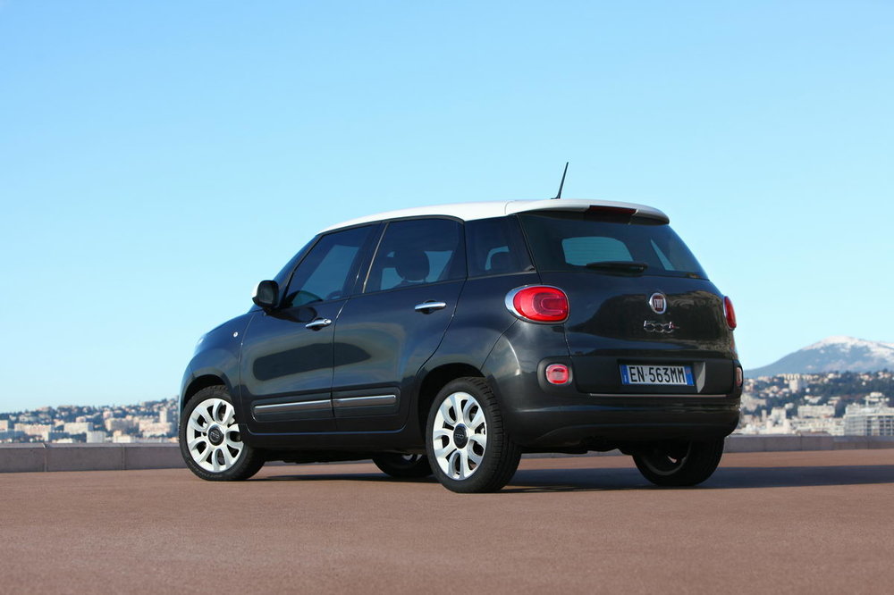 פיאט-500L-03.jpg