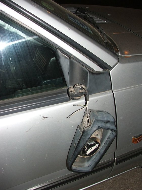 BrokenMirror_02.jpg