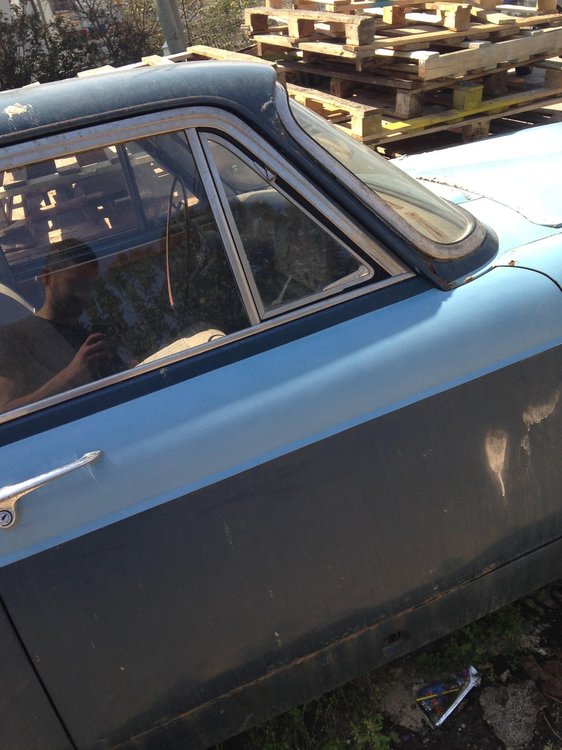 CAR1.jpg