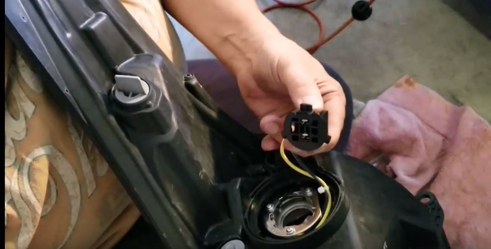 CONNECTOR.JPG