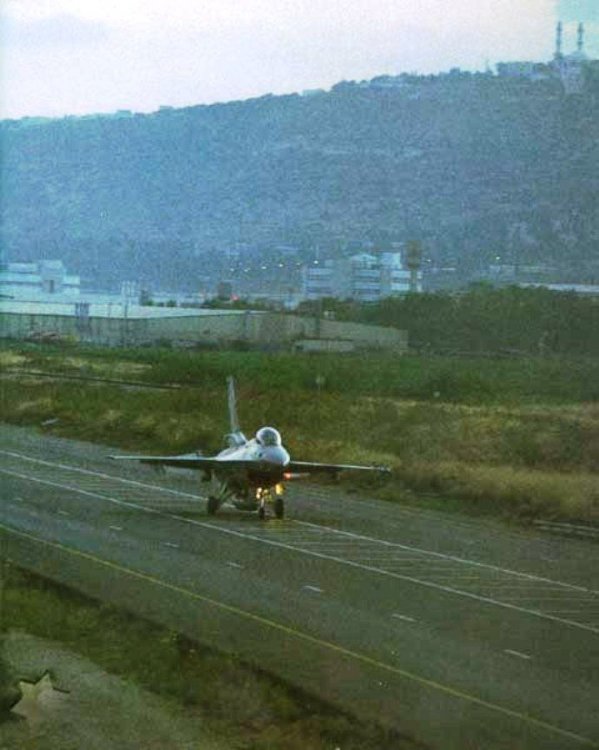 F16R2.jpg