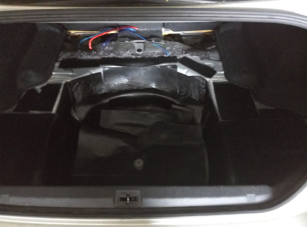 P51025-102707_zpskal8d4jm.jpg