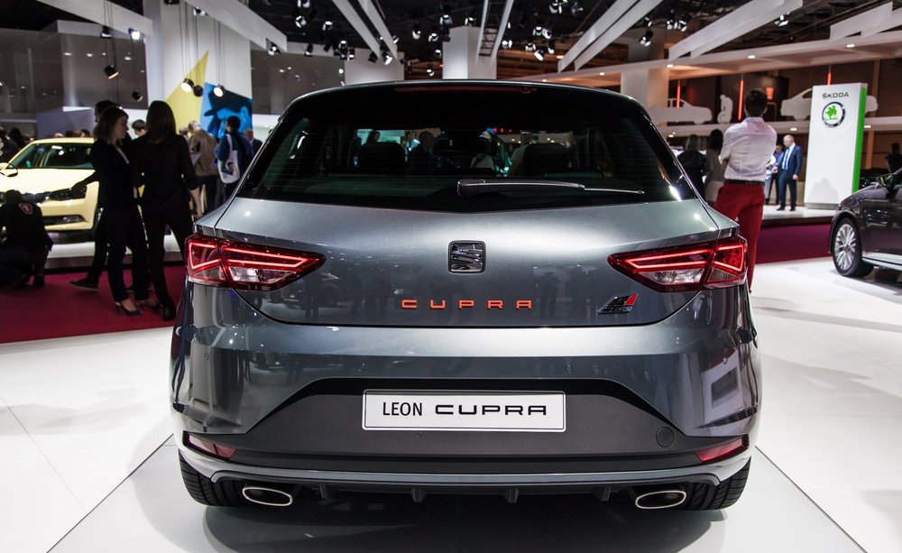 Paris-motor-show-2014-Seat-Leon-Cupra-280-Sub8-Performance-pack-11.jpg