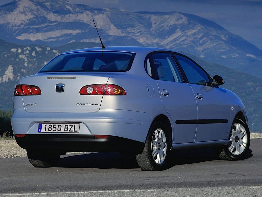 SEAT-Cordoba-562_36.jpg