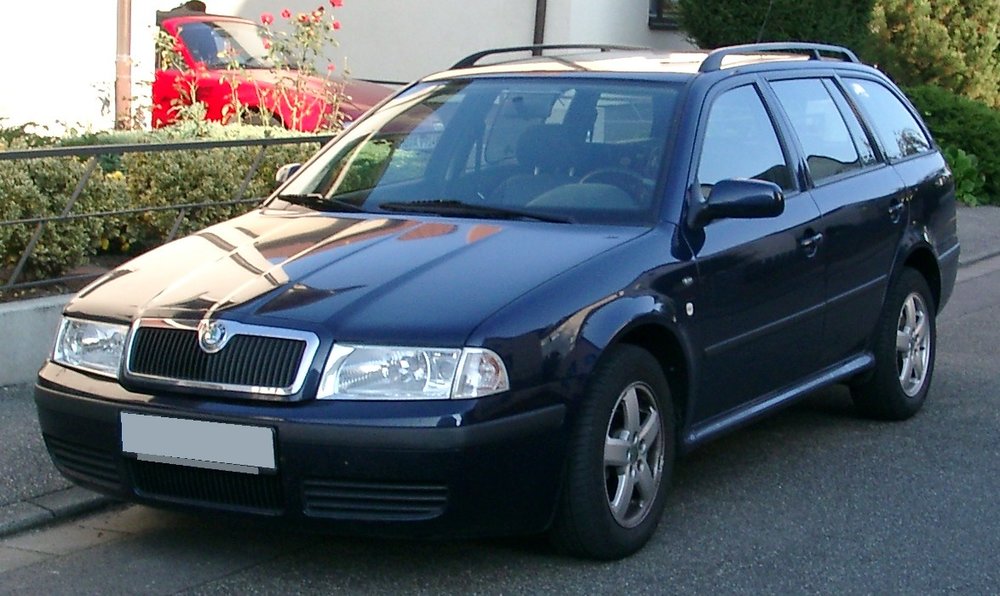 Skoda_Octavia_front_20071007.jpg