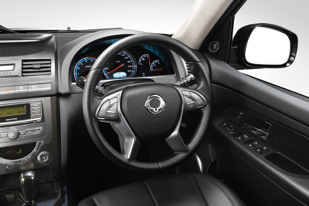 SsangYong-Rexton-2.2(2).jpg