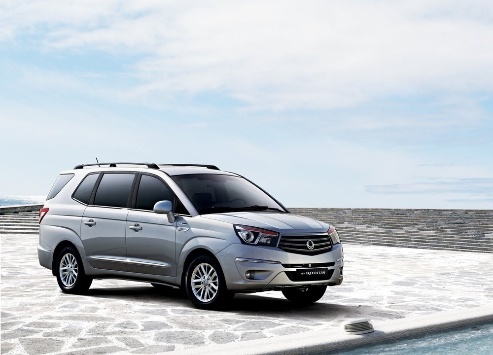 SsangYong-Rodius_2014_1600x1200_wallpaper_01.jpg