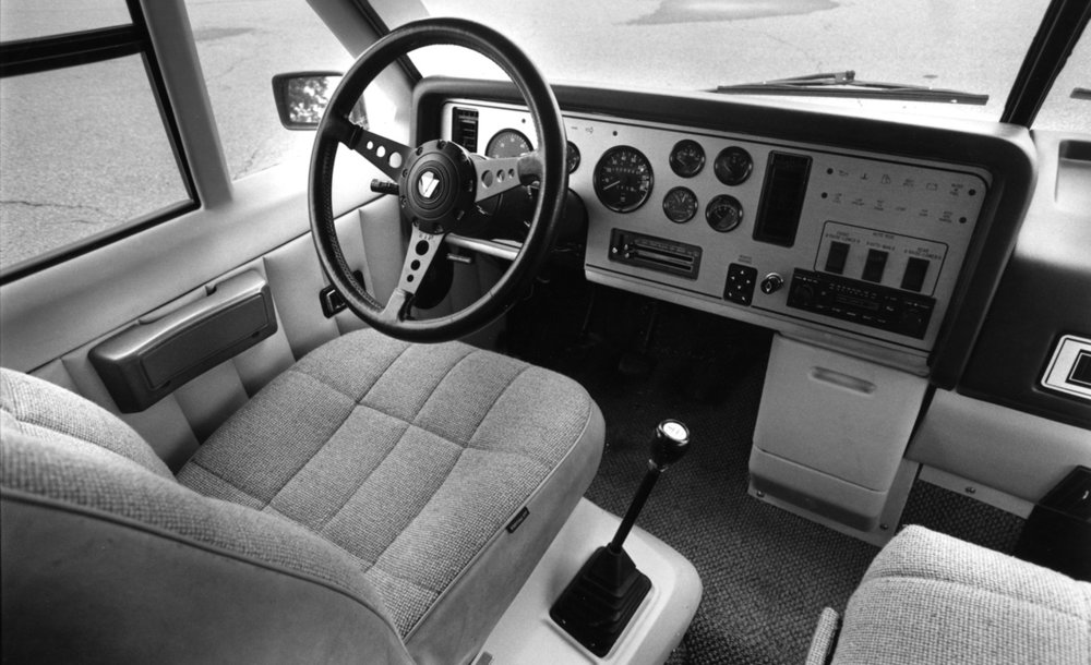 Vixen-21TD-interior.jpg