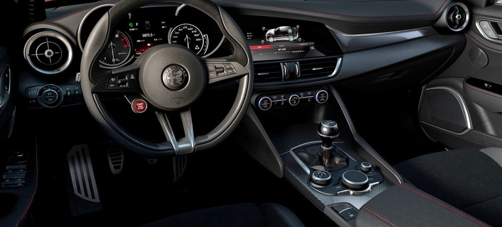 alfa-romeo-giulia-interior-260615-00_1440x655c.jpg