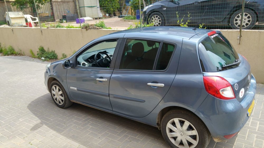 clio2.jpg