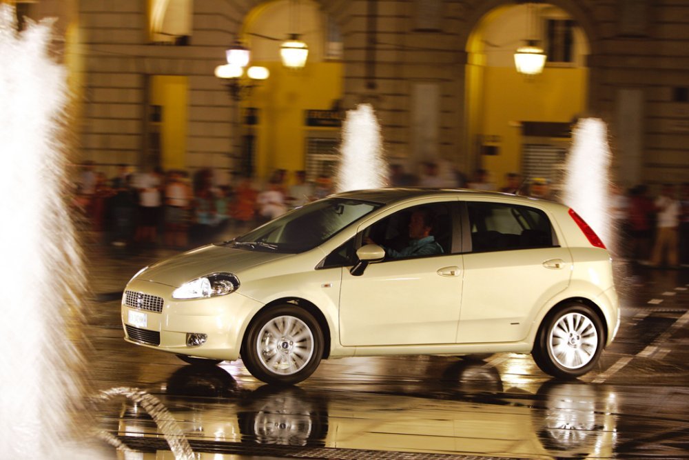 fiat_grande_punto_102.jpg