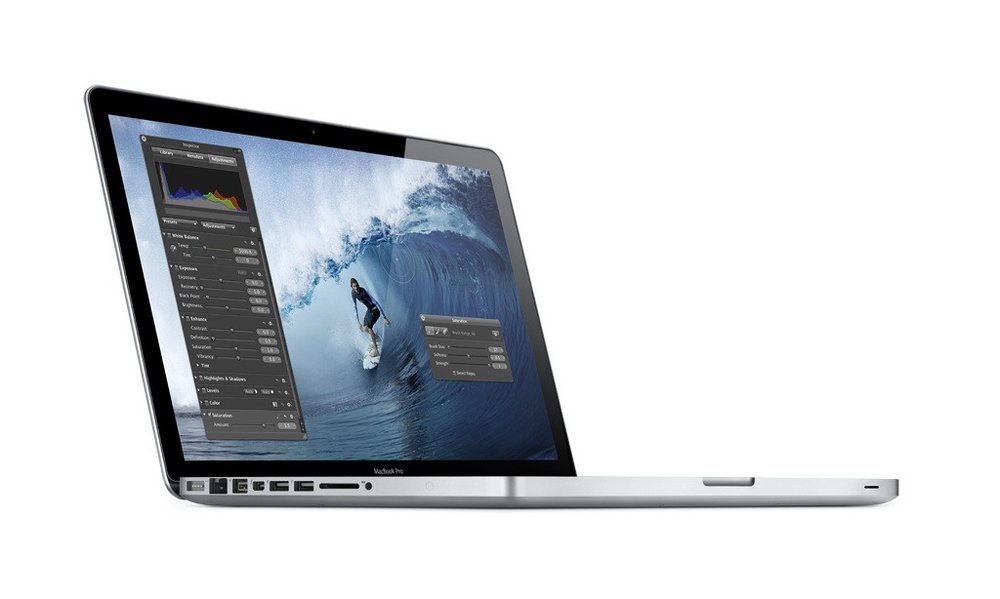 macbookpro_13inch_34psl_open_aperture_screen_2_2.jpeg