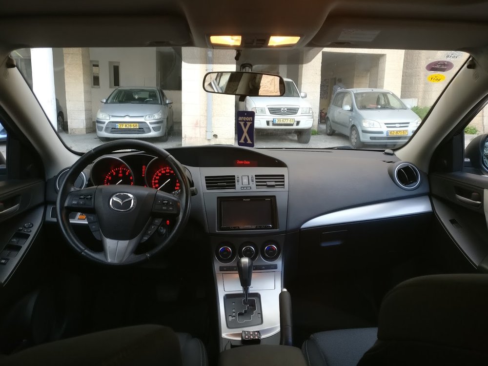 mazda1.jpg
