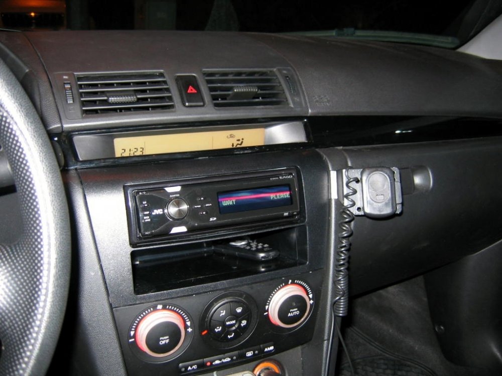 mazda3_1.jpg