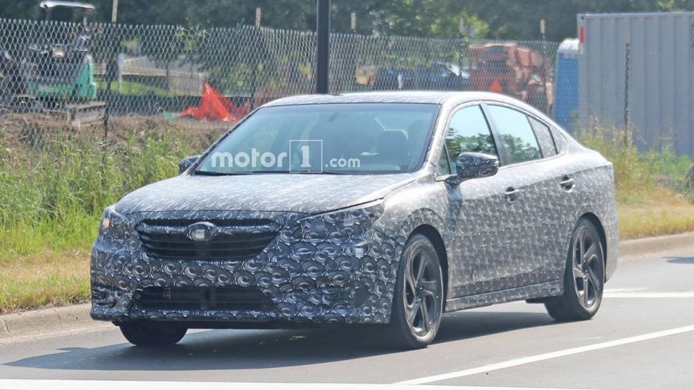 next-subaru-legacy-spy-shots.jpg