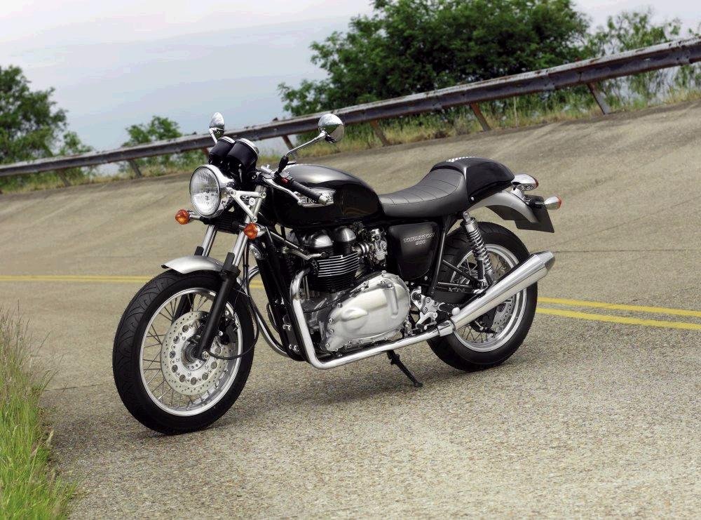 thruxton_900_2.jpg