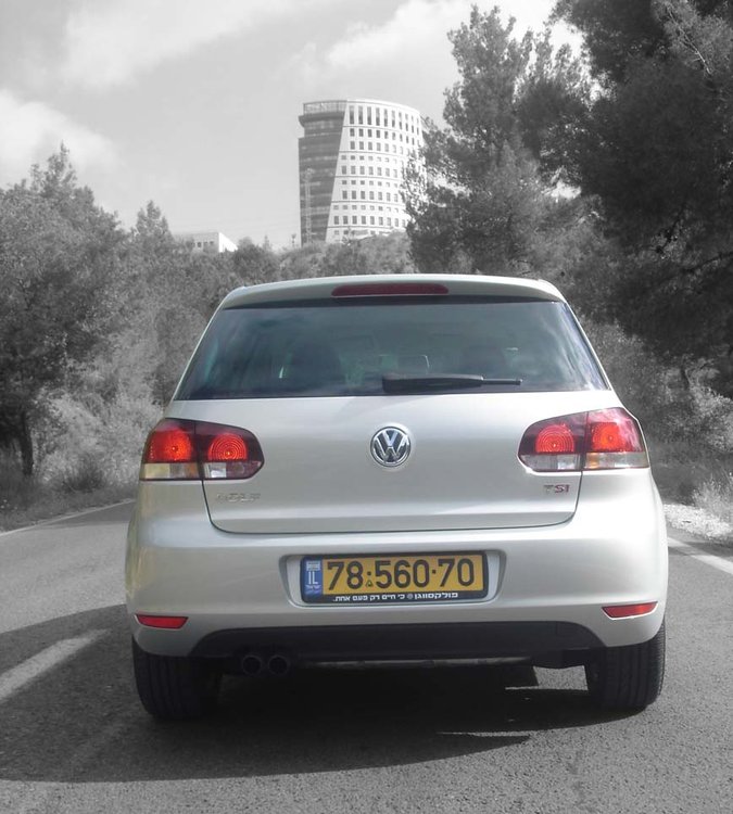 tsi_2758_gray.jpg