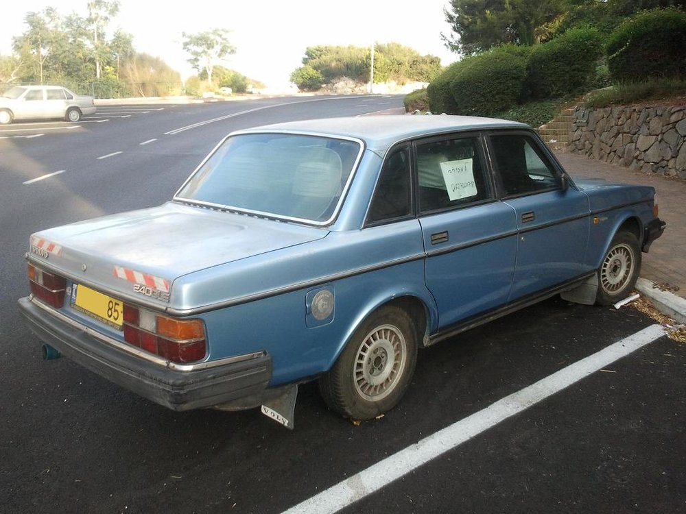 volvo240-1.JPG