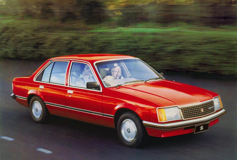 1994854821_2.the-vc-commodore-offered-a-four-cylinder-engine-option-684.jpg.e95b10bb5d61e11470ab8fc187ec1008.jpg