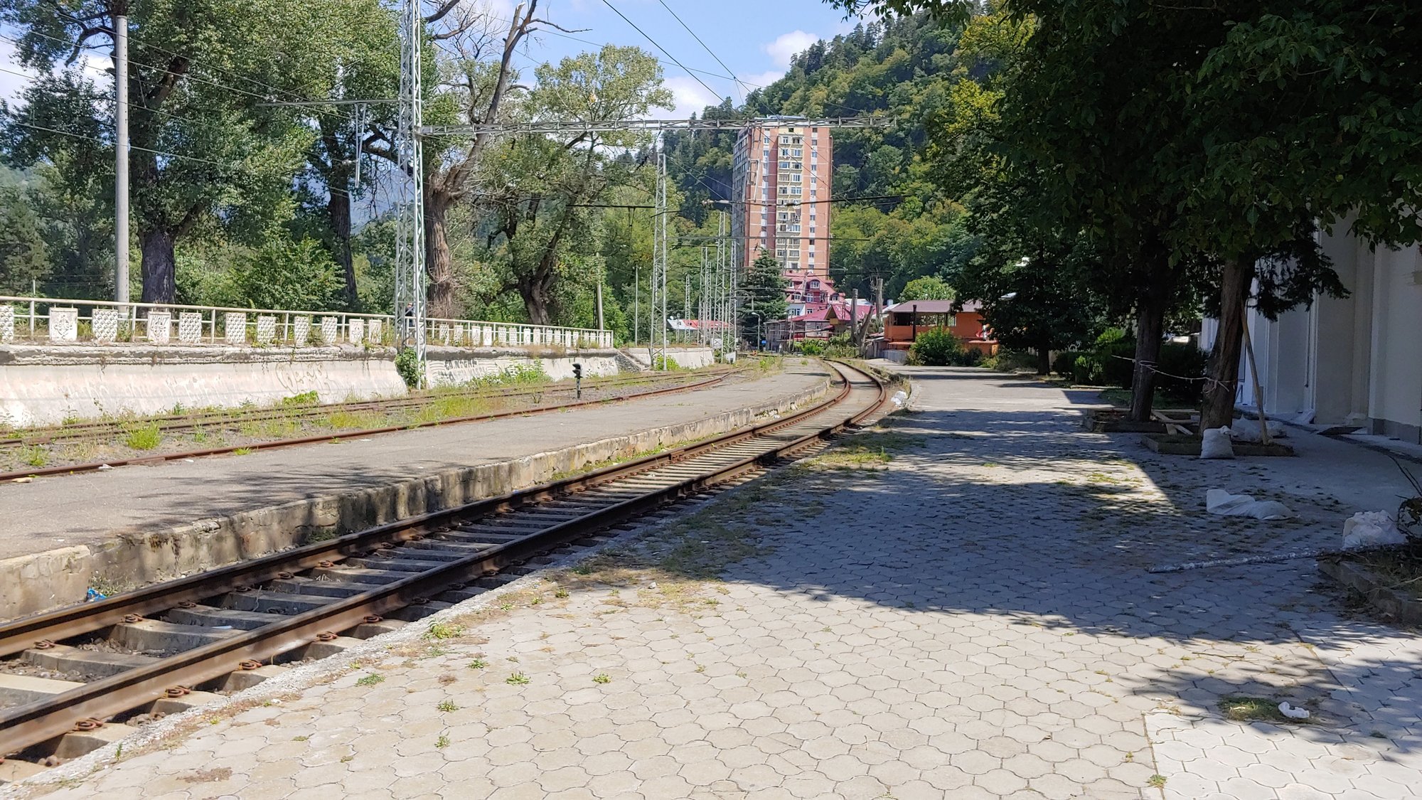 Borjomi_Train_station_(4).thumb.jpg.b4de42abab1c265e32f1b7f11faba765.jpg