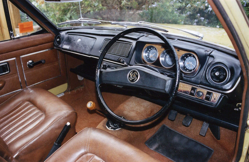 1972_Morris_Marina_Super_Deluxe_Coupe_17261145535.thumb.jpg.886246f1191a882021438e122239bfc6.jpg