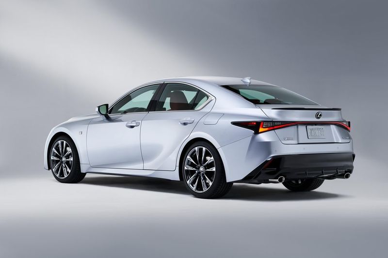 2021-lexus-is-103-1591996090.thumb.jpg.fd12f719f3367cc32a429780651830ac.jpg