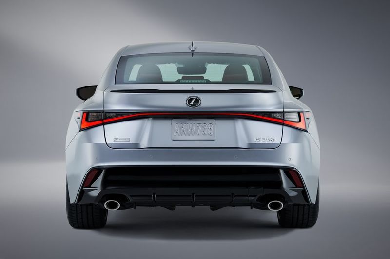 2021-lexus-is-104-1591996091.thumb.jpg.c15f46bf6fde8e00641a9b6760089bb3.jpg