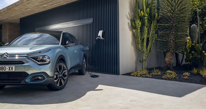 2020-citroen-c4-unveiled-officially-54.thumb.jpg.4535940c2b7a77f9c0bb2d9c51e30750.jpg
