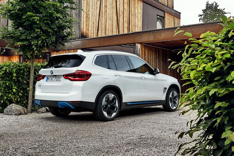 bmw-ix3-0610.thumb.jpg.46805e22d728fdcaa5bce3273bbfa125.jpg