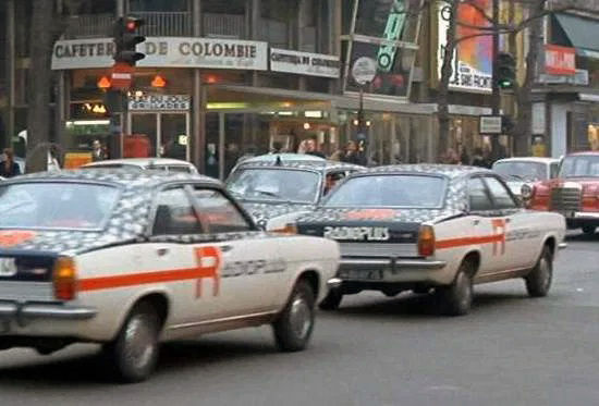 chrysler180-taxi.jpg.02fff5c5e23ab1c739face6b2f49a301.jpg