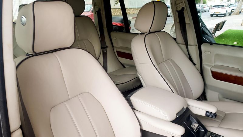 Range-Rover-Land-Rover-000.thumb.jpg.5ae64bbd3edef44b9d8137a2bc5ab88d.jpg