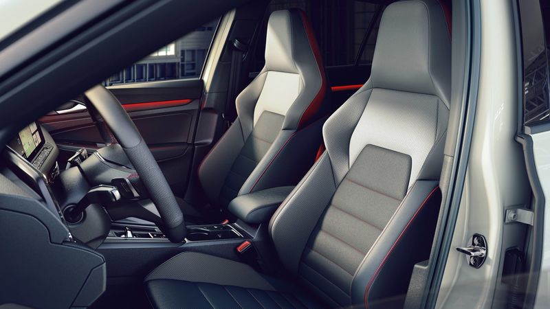 1736292275_VolkswagenGolfGTIClubsport2020-8.thumb.jpg.50a6a5cf30394b40666e4e191c03eb2a.jpg