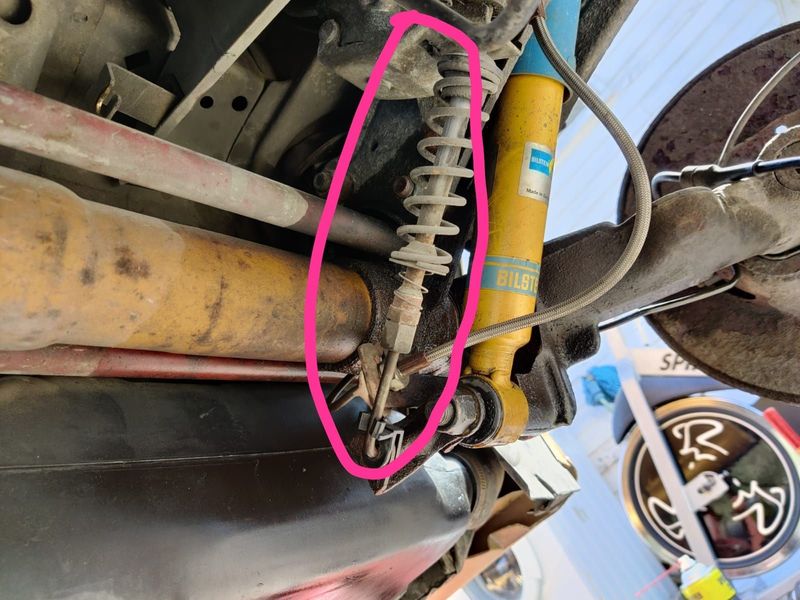 306rearaxle.thumb.jpg.00152e4f4e19e43330ffcfcb3c036f51.jpg