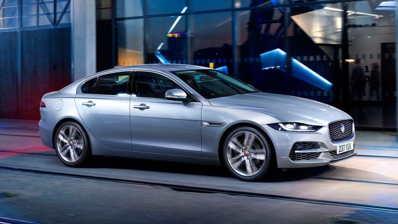 402858852_JaguarXE2020-5.thumb.jpg.568175d714aa1a02f6e0e2129c9d7f2f.jpg