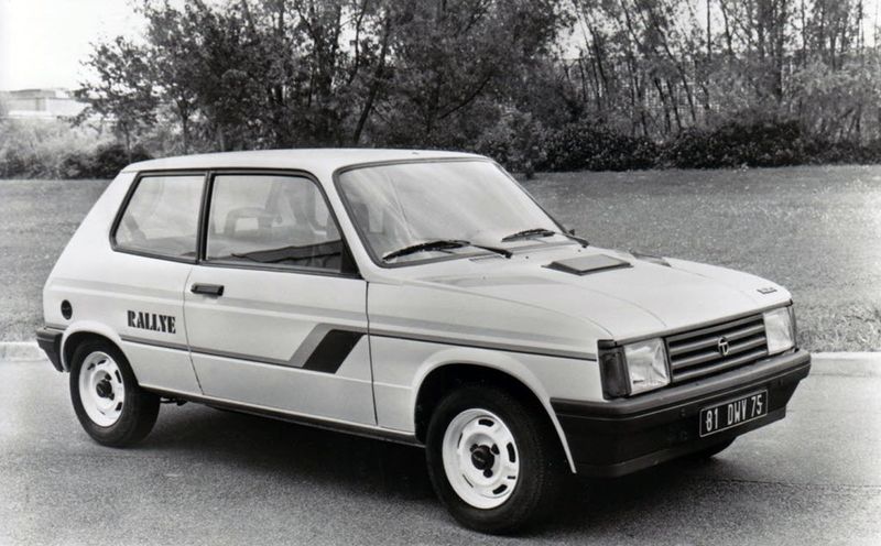 elle-se-trouve-eclipsee-dans-les-yeux-des-passionnes-par-la-205-et-sa-version-gti-photo-talbot-1582912668.thumb.jpg.c2951a7d4fde79042b4e1dcdf92a8d10.jpg