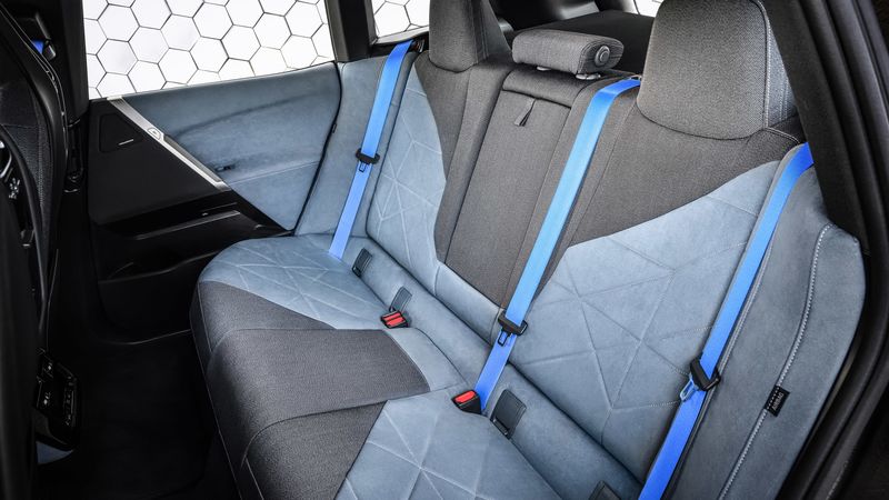 857566271_NewBMWiXelectricSUV2020.thumb.jpg.adf1ad045469c57dd866516022c72660.jpg
