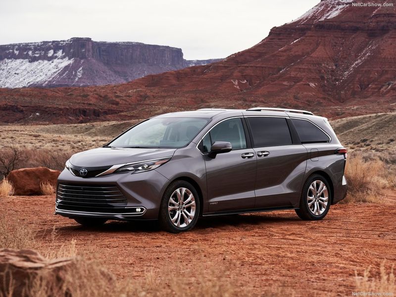 Toyota-Sienna-2021-1024-05.thumb.jpg.4938ec43c0f20556fbb7d82319c29b3c.jpg