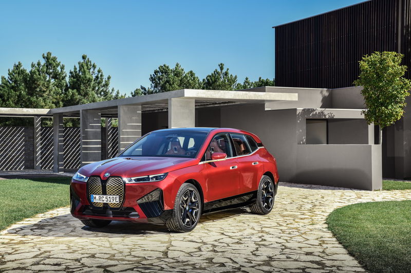 bmw-inext-suv-27.thumb.jpg.8b03aeeb388d033661fa9ad293db999c.jpg