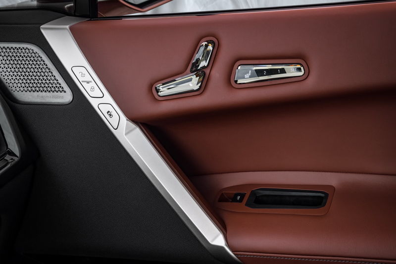 bmw-inext-suv-51.thumb.jpg.c2eeb3855115cb04526c2dd2728840f2.jpg