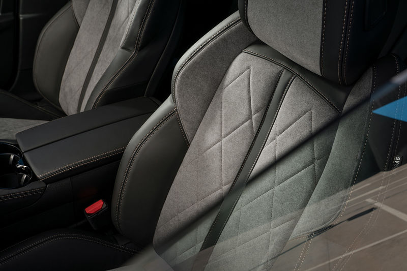 peugeot-508phev-2019-024-fr.620177_17.thumb.jpg.19c4c1d908981bf5b5f83f3a704e623b.jpg