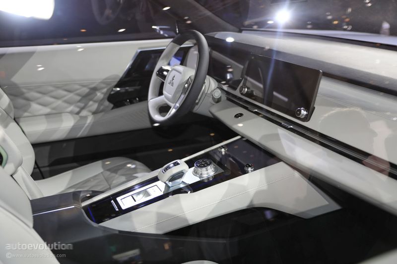 2021-mitsubishi-outlander-rendering-reveals-futuristic-look_38.jpg