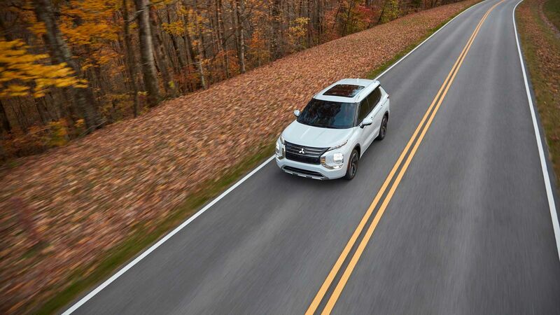 1281027623_2022-mitsubishi-outlander-exterior(6).thumb.jpg.a3f82b39a4a9c508e3e66797ee33846b.jpg