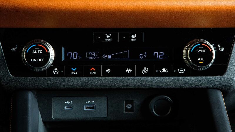 145892078_2022-mitsubishi-outlander-interior(6).thumb.jpg.ddacecb3b678f2c9c09e3c088297c806.jpg