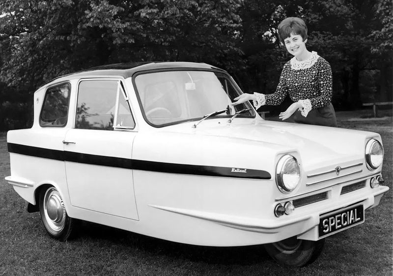 1968_reliant_regal_3_30_special-copy.thumb.jpg.0d16c1b1684636f5dc7881cee764c277.jpg