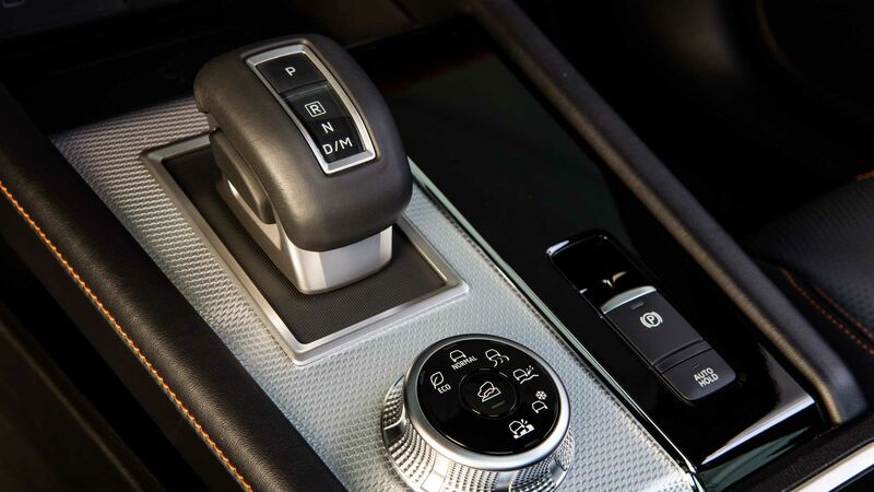 678021059_2022-mitsubishi-outlander-interior(7).thumb.jpg.b30047b35f01658875eba3a65b73bc1a.jpg