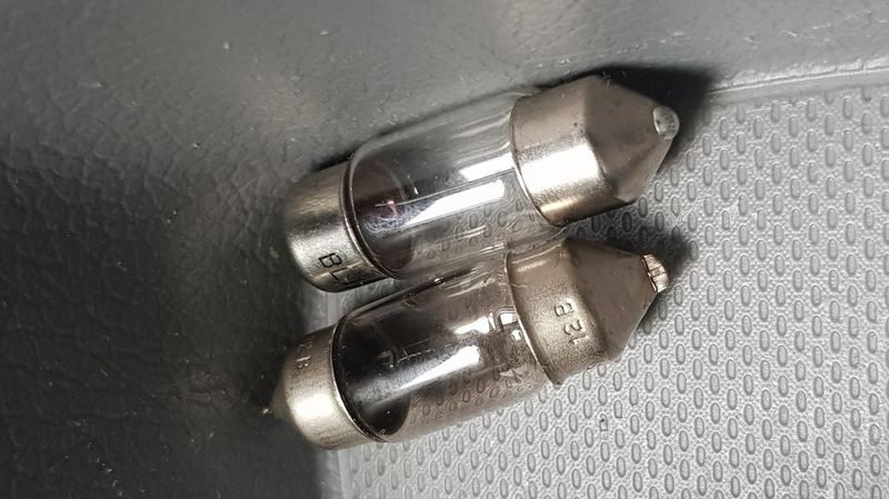 LAMP.thumb.jpg.7bbec4c23f1af848563fc697690f2f20.jpg