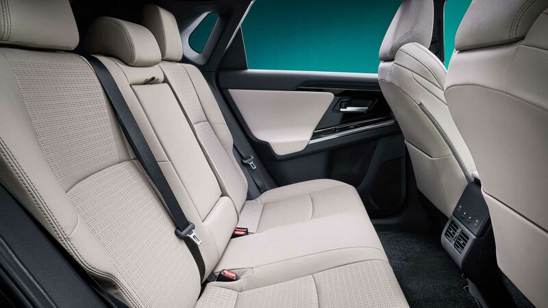 toyota-bz4x-concept-rear-seats.thumb.jpg.3ddb8fc2d431d03f6fdbbceb174b27b6.jpg